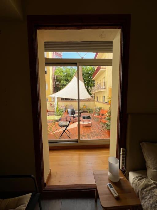 Apartment Avec Acces Prive, Terrasse, Piscine