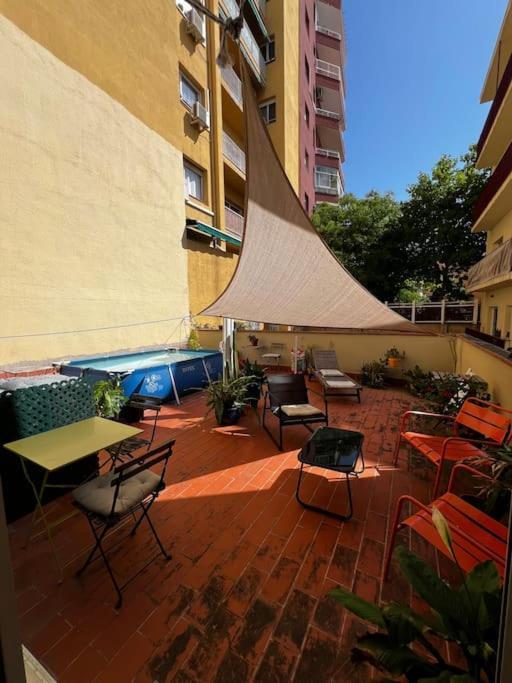 Avec Acces Prive, Terrasse, Piscine