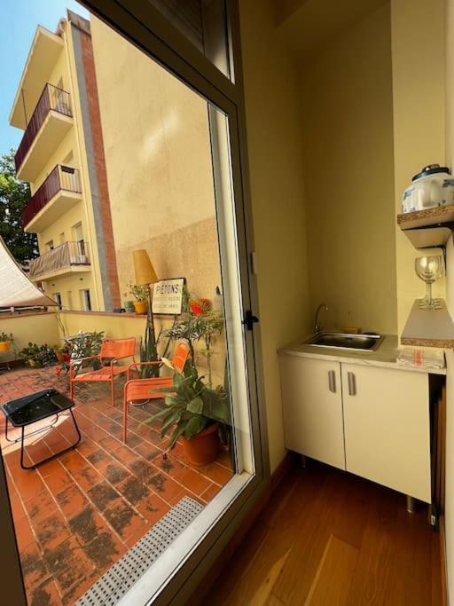 Avec Acces Prive, Terrasse, Piscine